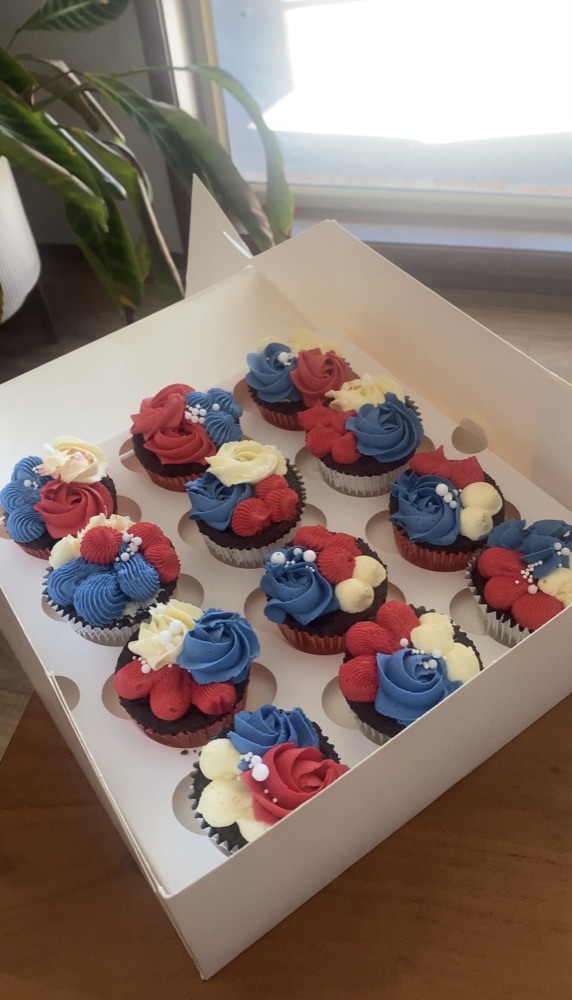 Hand-piped celebration cupcakes